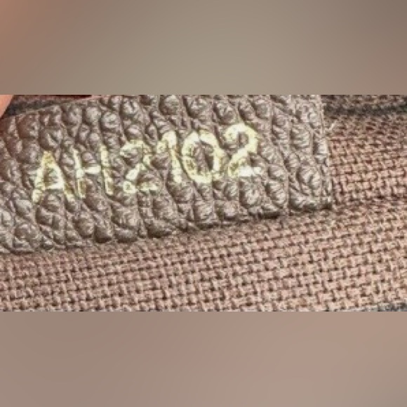 Louis. Vuitton Citadine Empriente Leather Tote GM - Picture 10 of 15